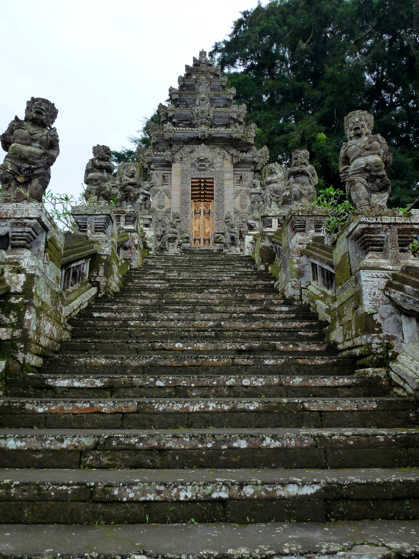 Pura_Kehen_in_Bangli,_Bali.jpg