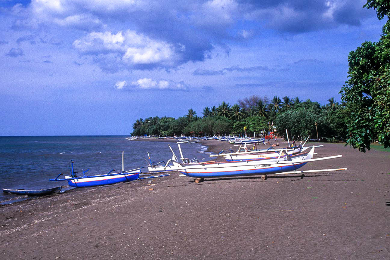 lovina-beach.jpg