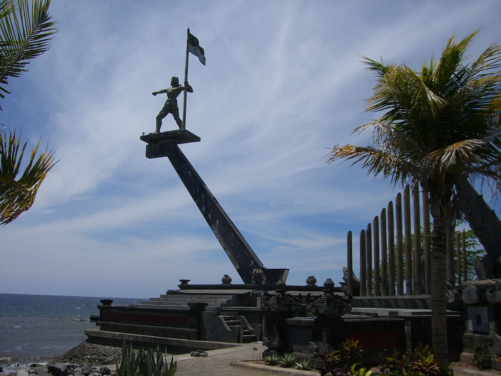 Singaraja-old-port-scenery.jpg