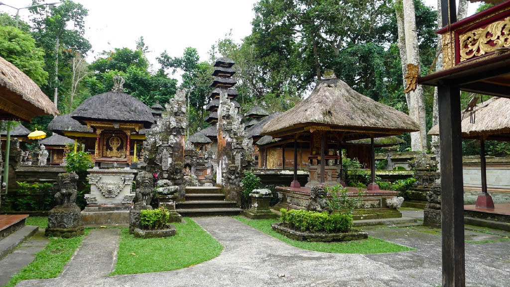 Pura-Gunung-Lebah-Ubud1.jpg